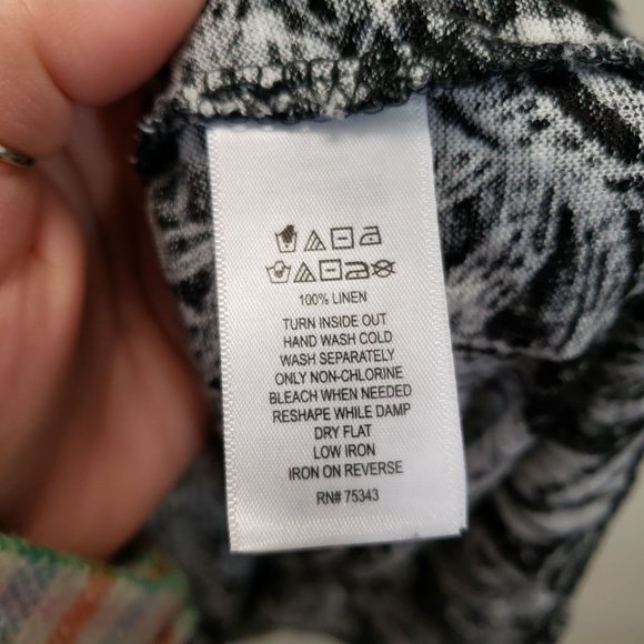 Rachael Zoe Womens Black Leaf Print V Neck 100% Linen Top Size 2X Short Sleeve - Picture 4 of 7